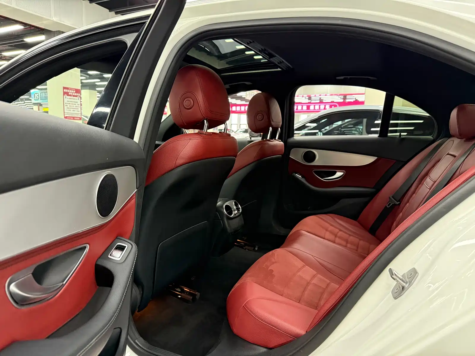 Фото 9 - Mercedes-Benz C-Class