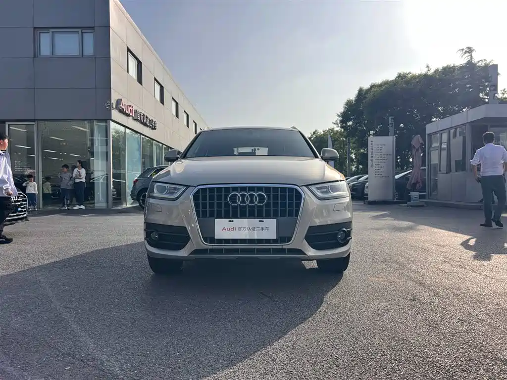Audi Q3 2015 30 TFSI Comfort фото 2