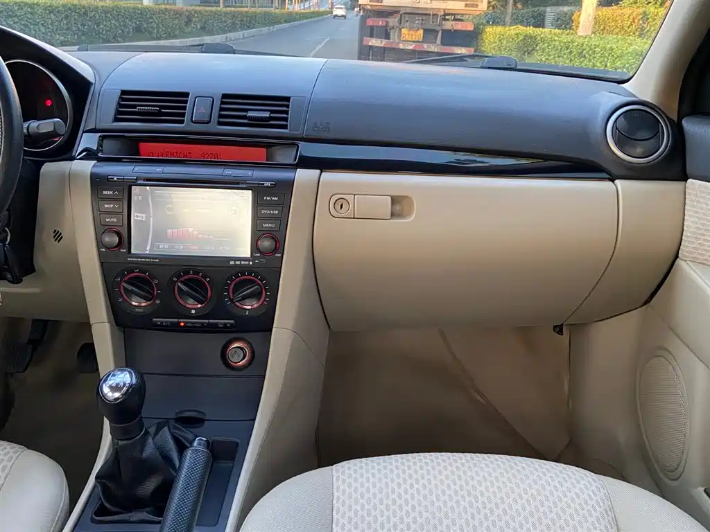 Mazda 3 2010 2010 1.6L Manual Classic Fashion