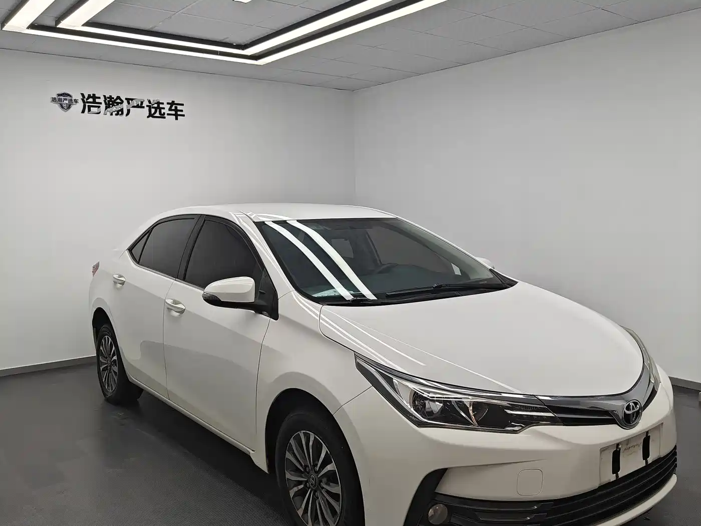 Toyota Corolla 2017 Facelift 1.2T S-CVT GL фото 3