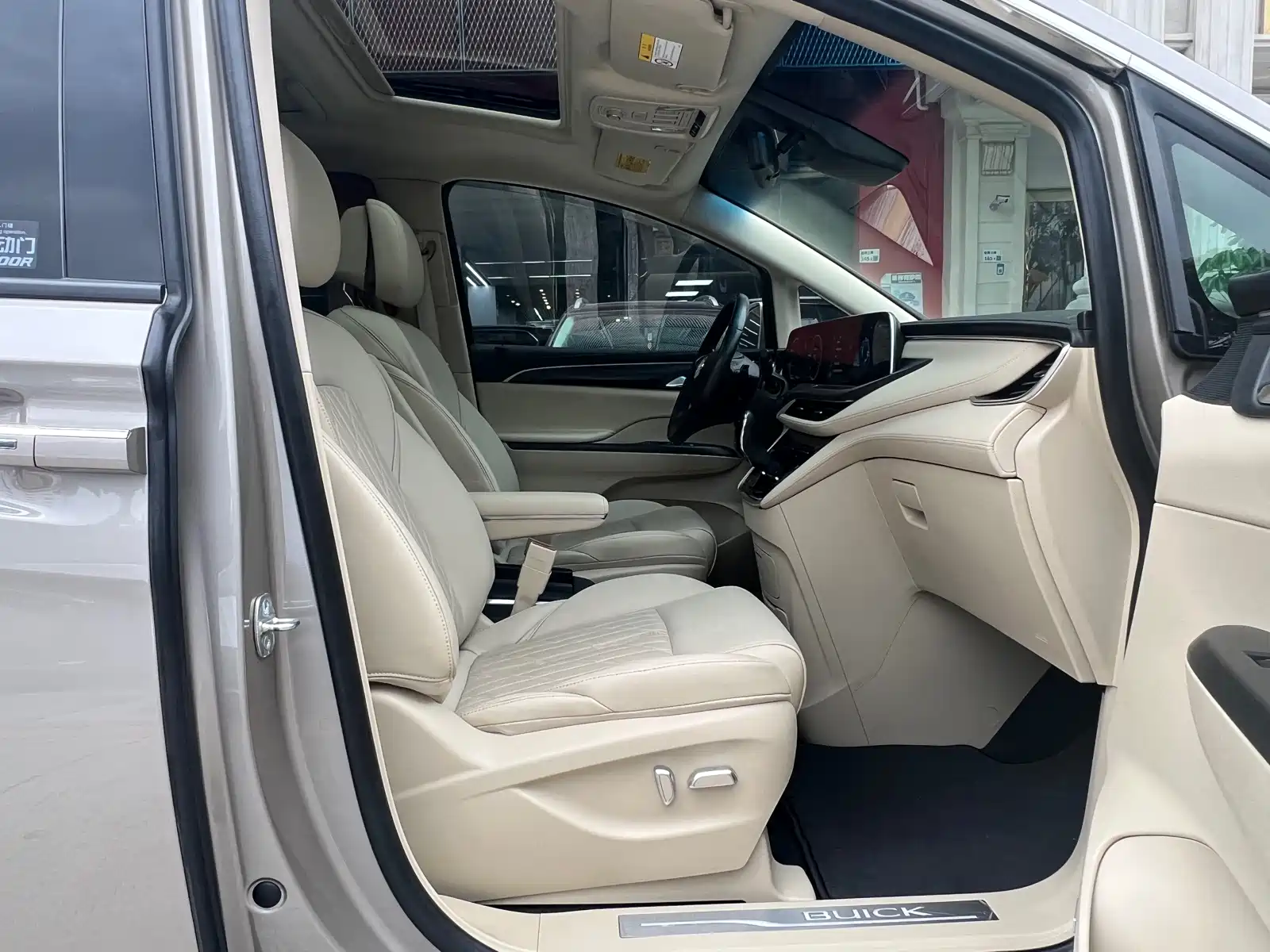 Фото 15 - Buick GL8