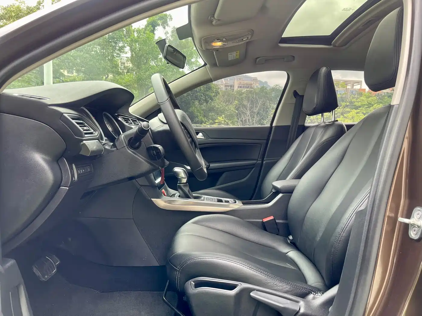 Peugeot 408 2016 1.6T Automatic Luxury Edition фото 7