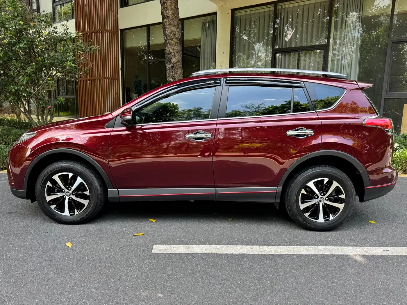 Toyota RAV4 Rongfang 2016 2.0L CVT 2WD Smart (China V) фото 3