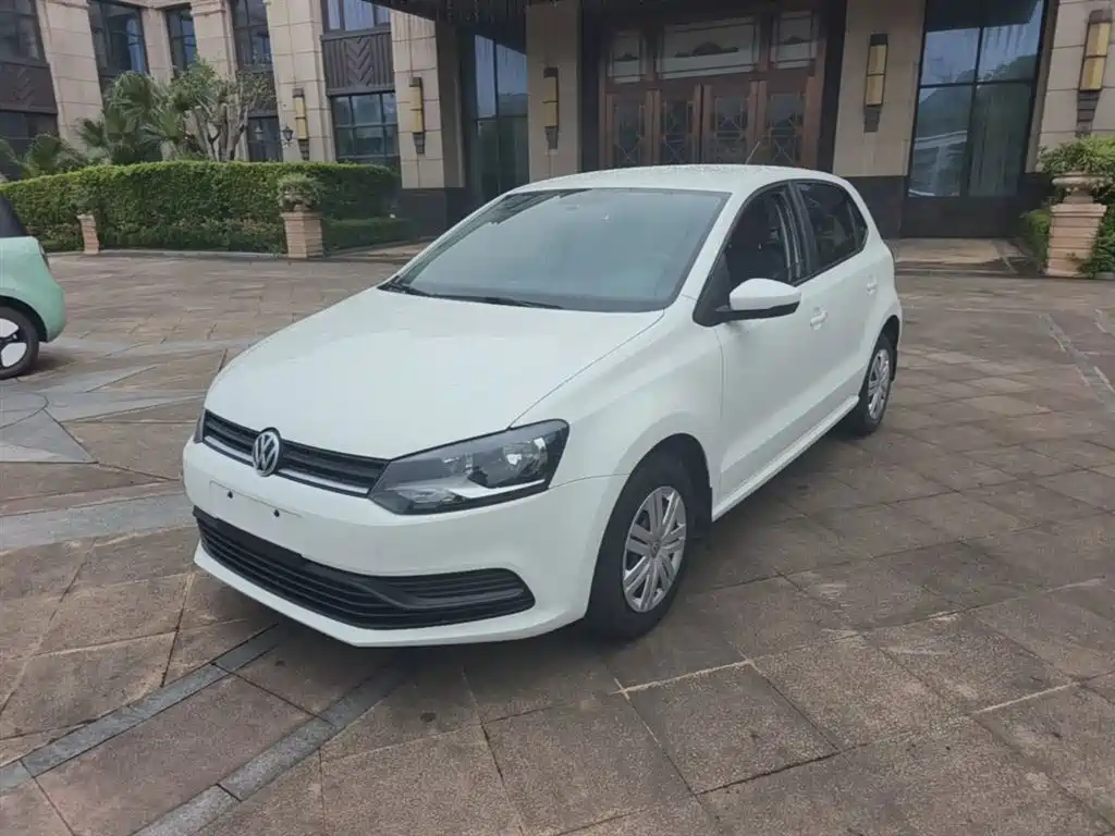 Volkswagen Polo 2016 1.4L Manual Trend фото 2