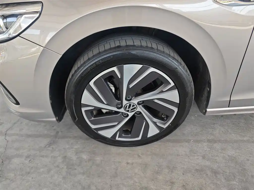 Volkswagen Bora 2023 300TSI DSG Premium Edition фото 23