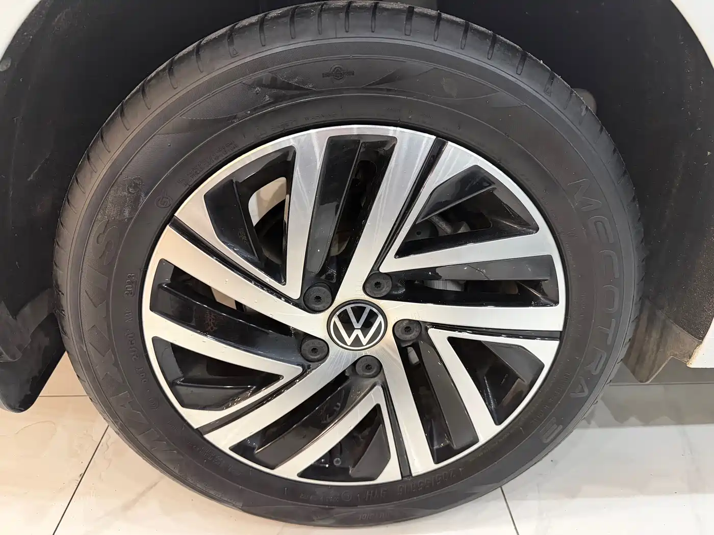 Volkswagen Lavida 2023 1.5L Automatic Starlight 5 Million Edition фото 18