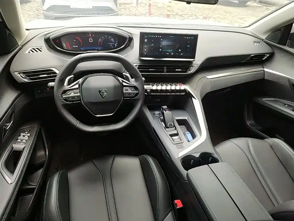 Peugeot 5008 2025 Luxury Edition фото 10
