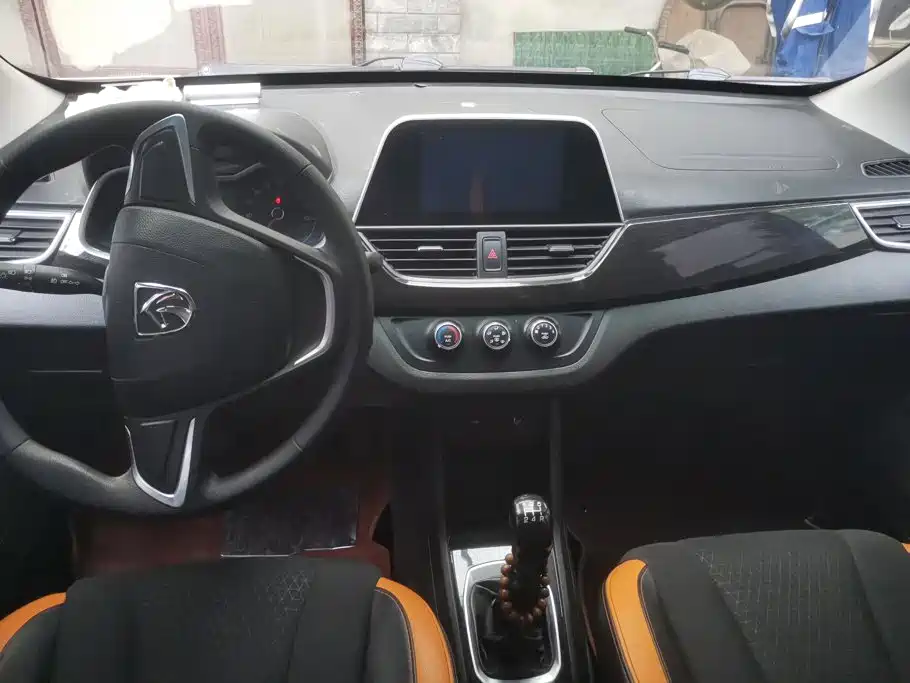 Baojun 310 2016 2016 1.2L Manual Fashion Model
