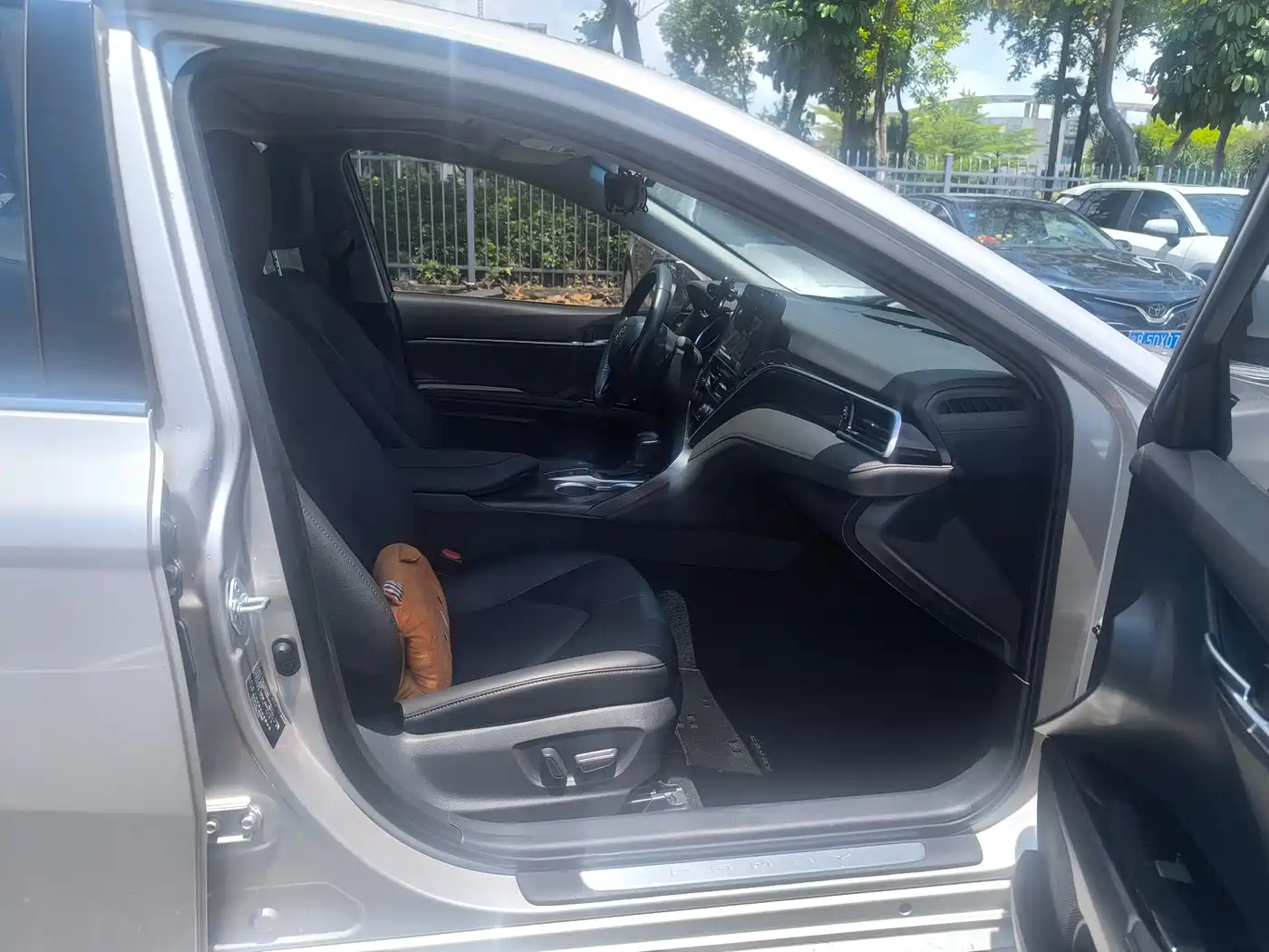 Toyota Camry 2023 2.0G Luxury Edition фото 10