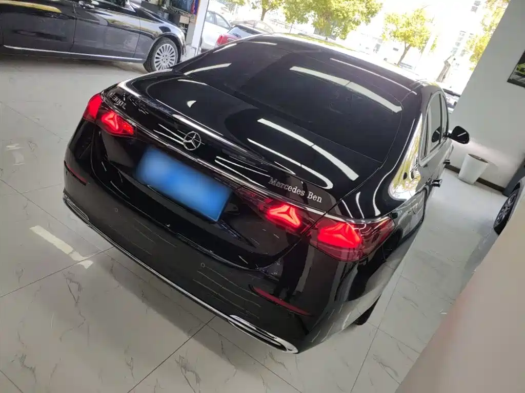 Mercedes-Benz E-Class 2025 E 260 L фото 5