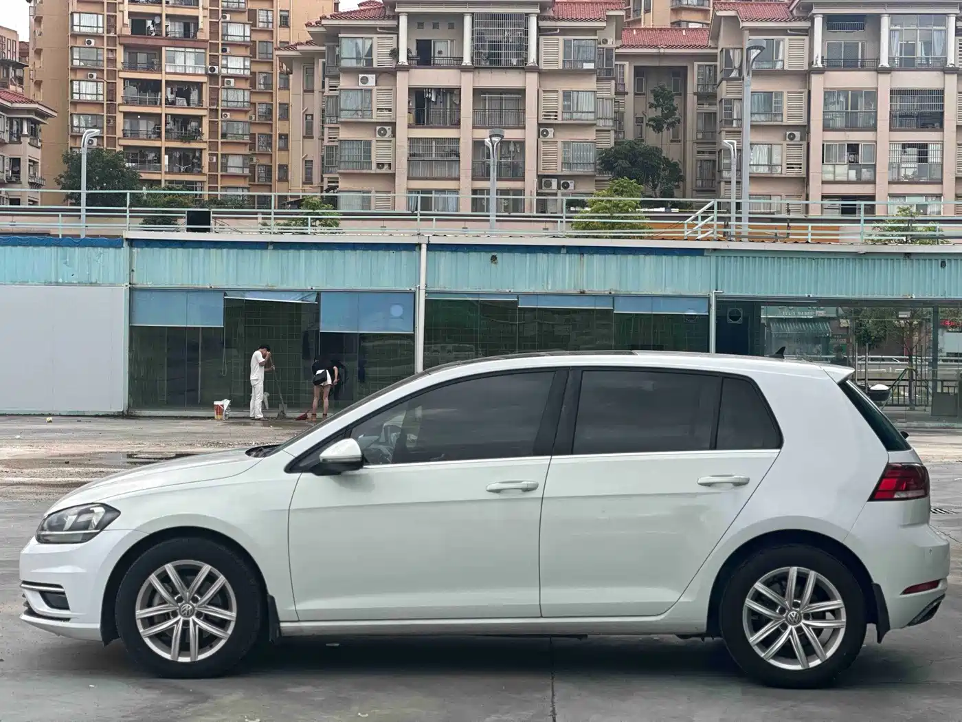 Фото 13 - Volkswagen Golf