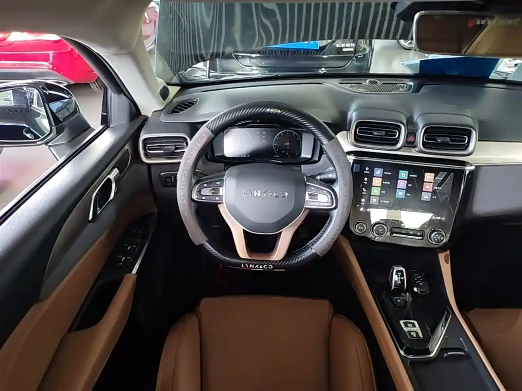 Lynk & Co 03 2018 1.5TD DCT Pro Version China V фото 11