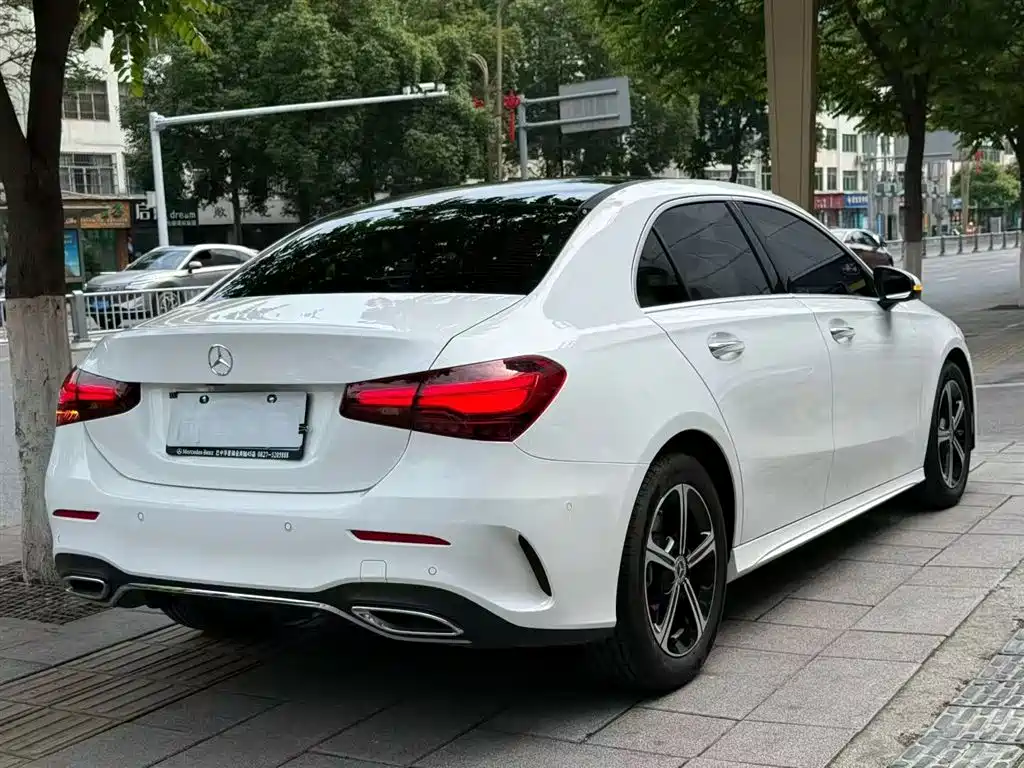 Mercedes-Benz A-Class 2023 A 200 L Fashion фото 7