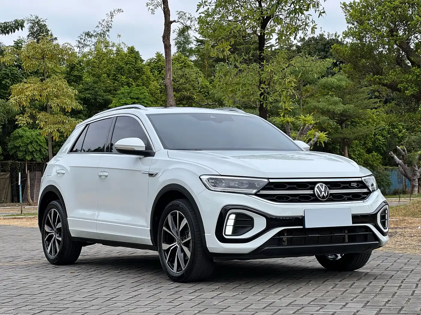 Volkswagen T-ROC 2023 300TSI DSG 2WD Dawn Edition фото 3