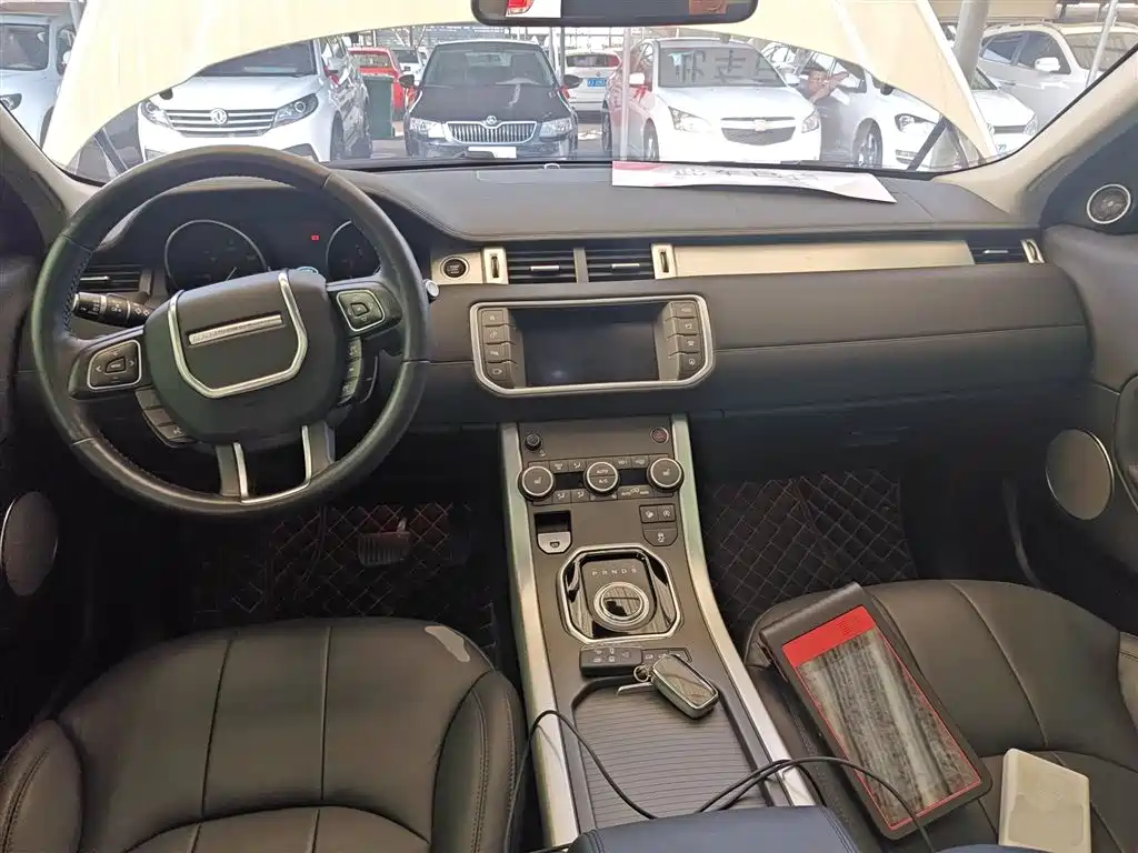 Land Rover Range Rover Evoque 2017 2.0T British Style Edition фото 10