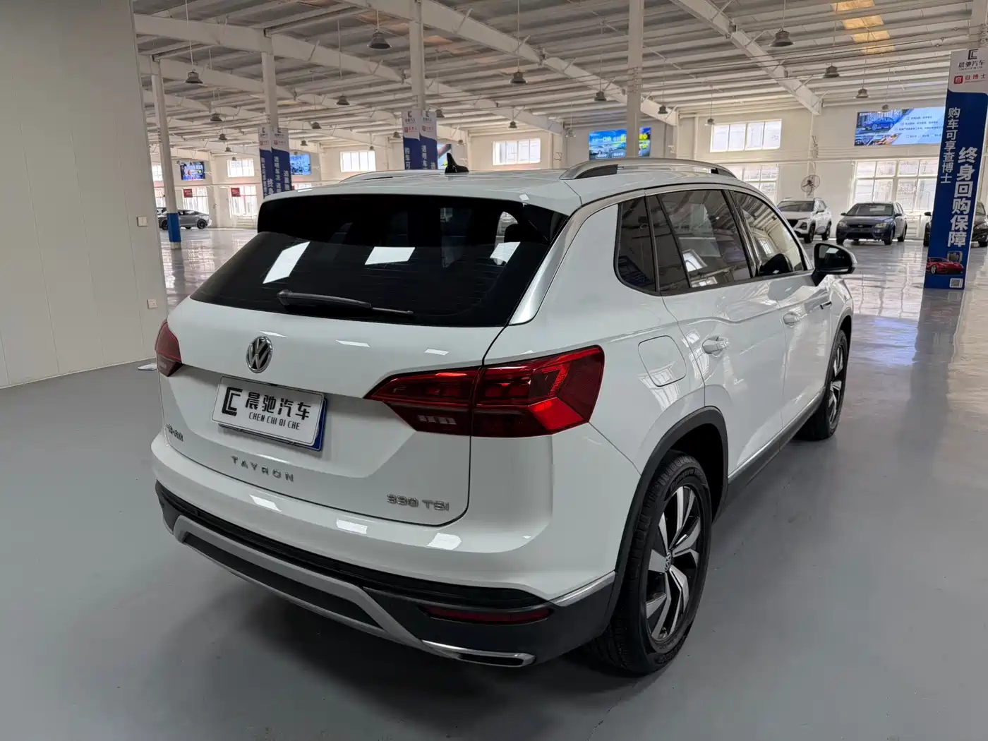 Volkswagen Tayron 2022 330TSI 2WD Luxury Smart Connect Edition фото 4