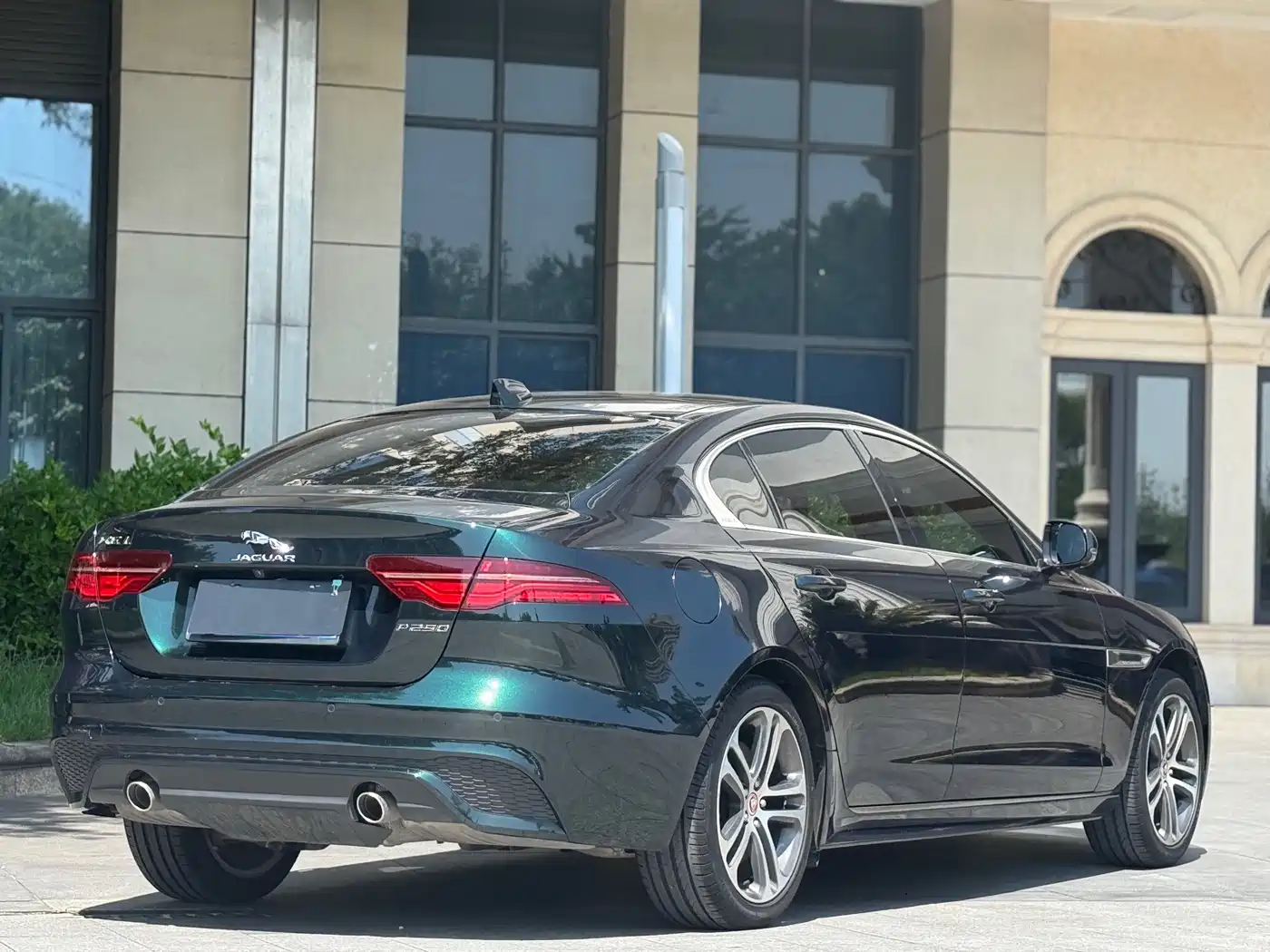 Jaguar XEL 2023 2.0T 250PS R-DYNAMIC S Progressive Sport фото 10