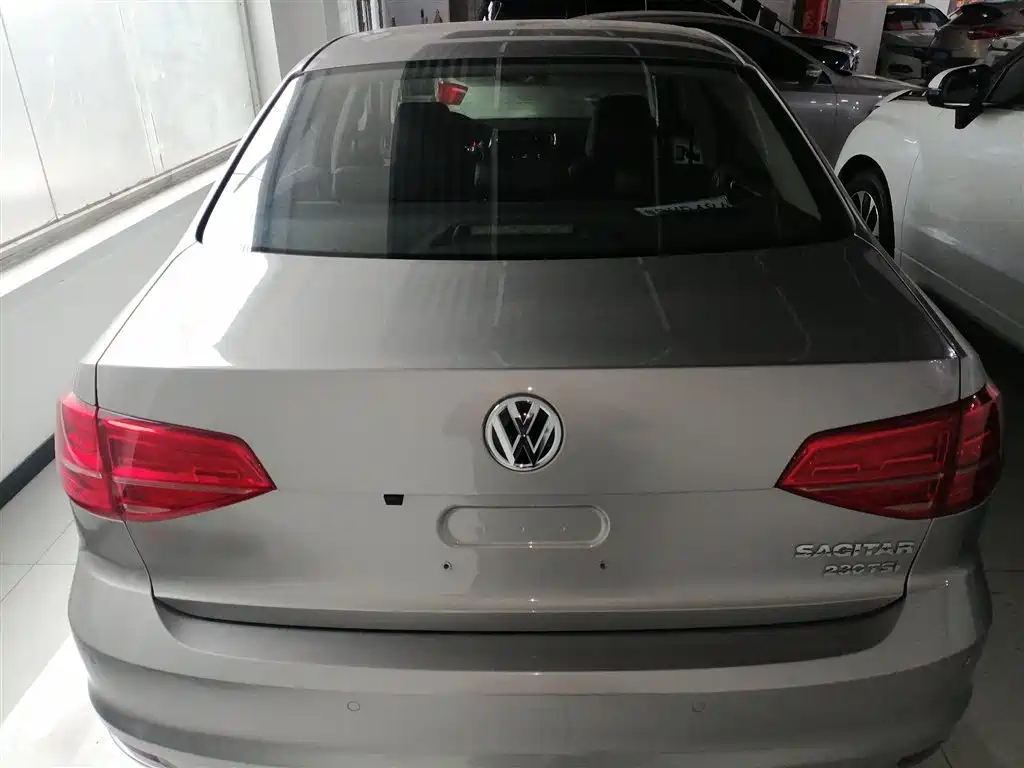 Volkswagen Sagitar 2017 230TSI Automatic Comfort фото 4
