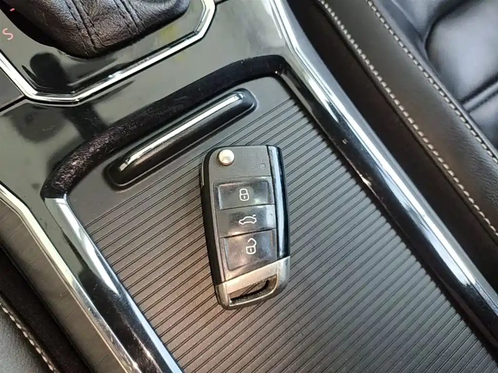 Volkswagen Passat 2017 330TSI DSG Prestige фото 9