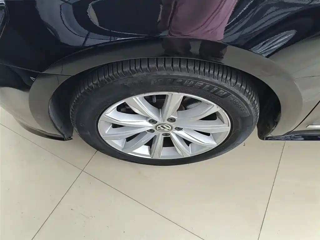 Volkswagen Passat 2017 330TSI DSG Prestige фото 23