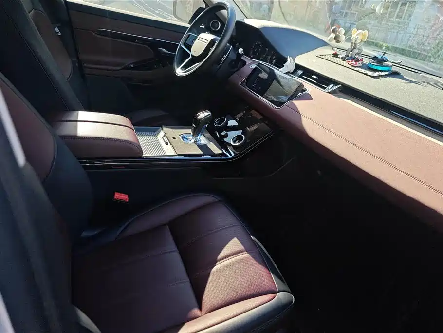 Land Rover Range Rover Evoque 2023 Range Rover Evoque L 249PS Luxury Edition фото 8