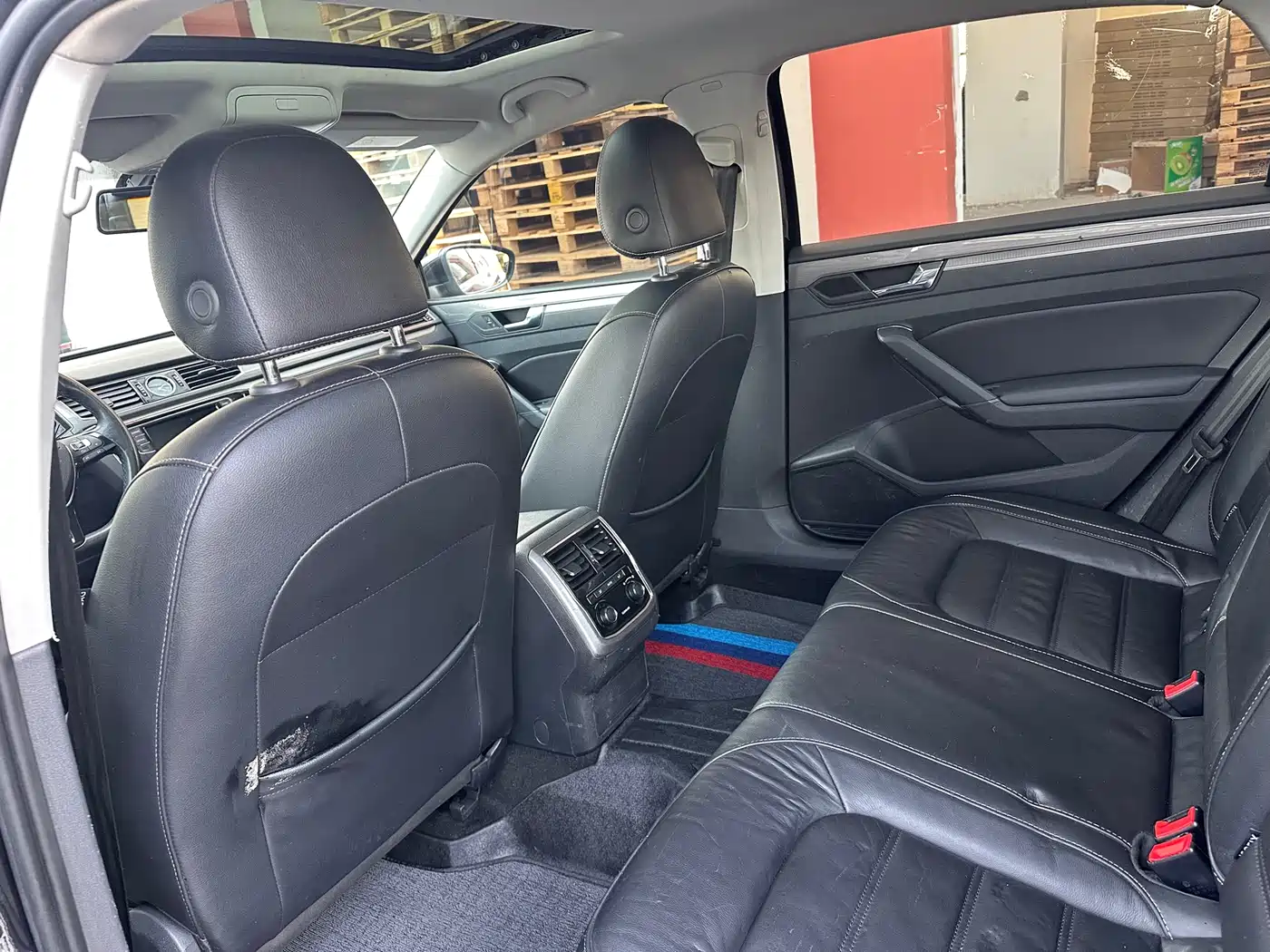 Volkswagen Passat 2017 280TSI DSG Prestige фото 10