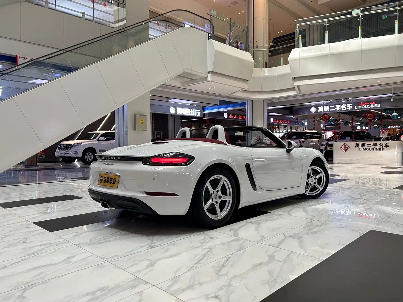 Porsche 718 2023 Boxster Style Edition 2.0T фото 9