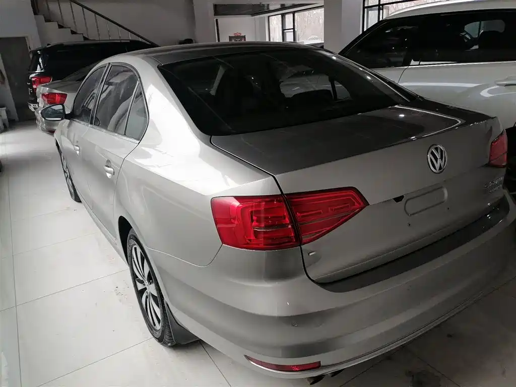 Volkswagen Sagitar 2017 230TSI Automatic Comfort фото 23