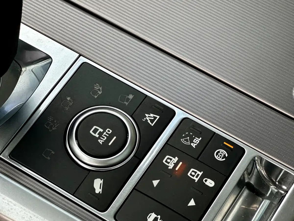 Land Rover Range Rover Sport фото 38