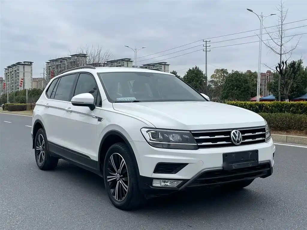 Volkswagen Tiguan L 2019 330TSI Auto 2WD Trend Edition China V фото 4