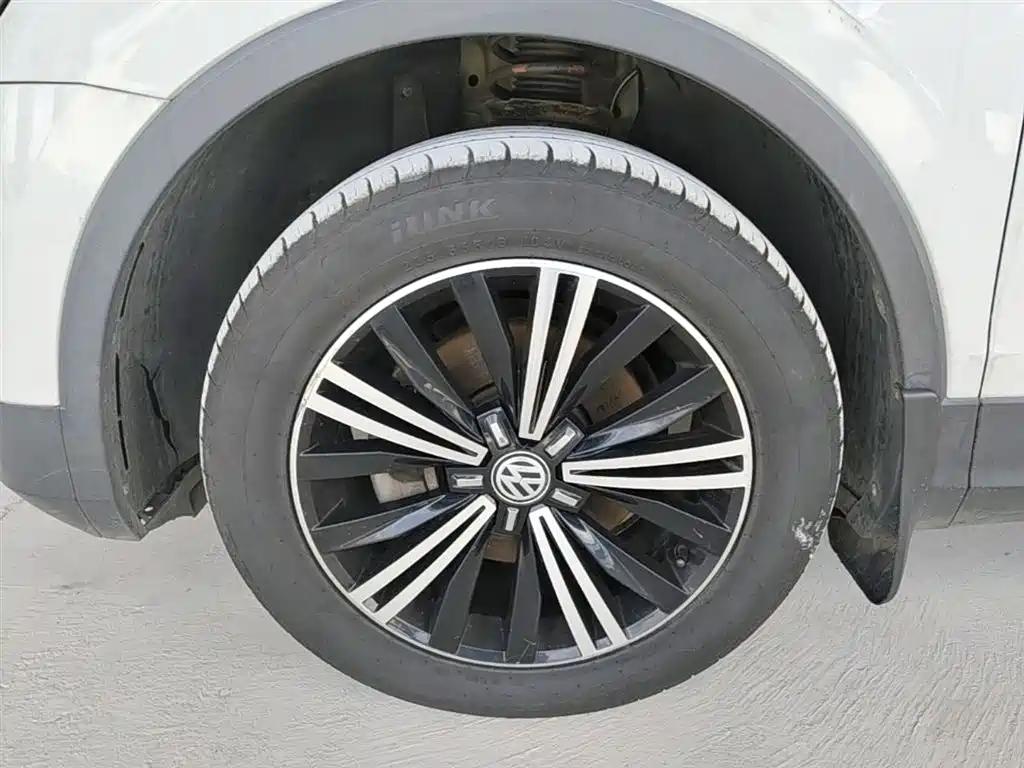 Volkswagen Tiguan L 2019 330TSI Auto 2WD Trend Edition China V фото 23