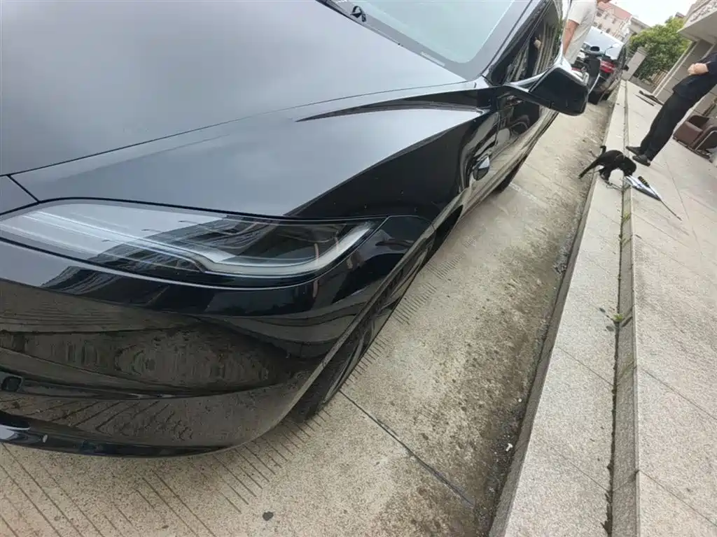 Фото 24 - Tesla Model 3