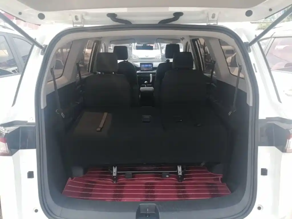 Wuling Motors Wuling Jiachen 2025 2022 1.5L Manual Joy Elite