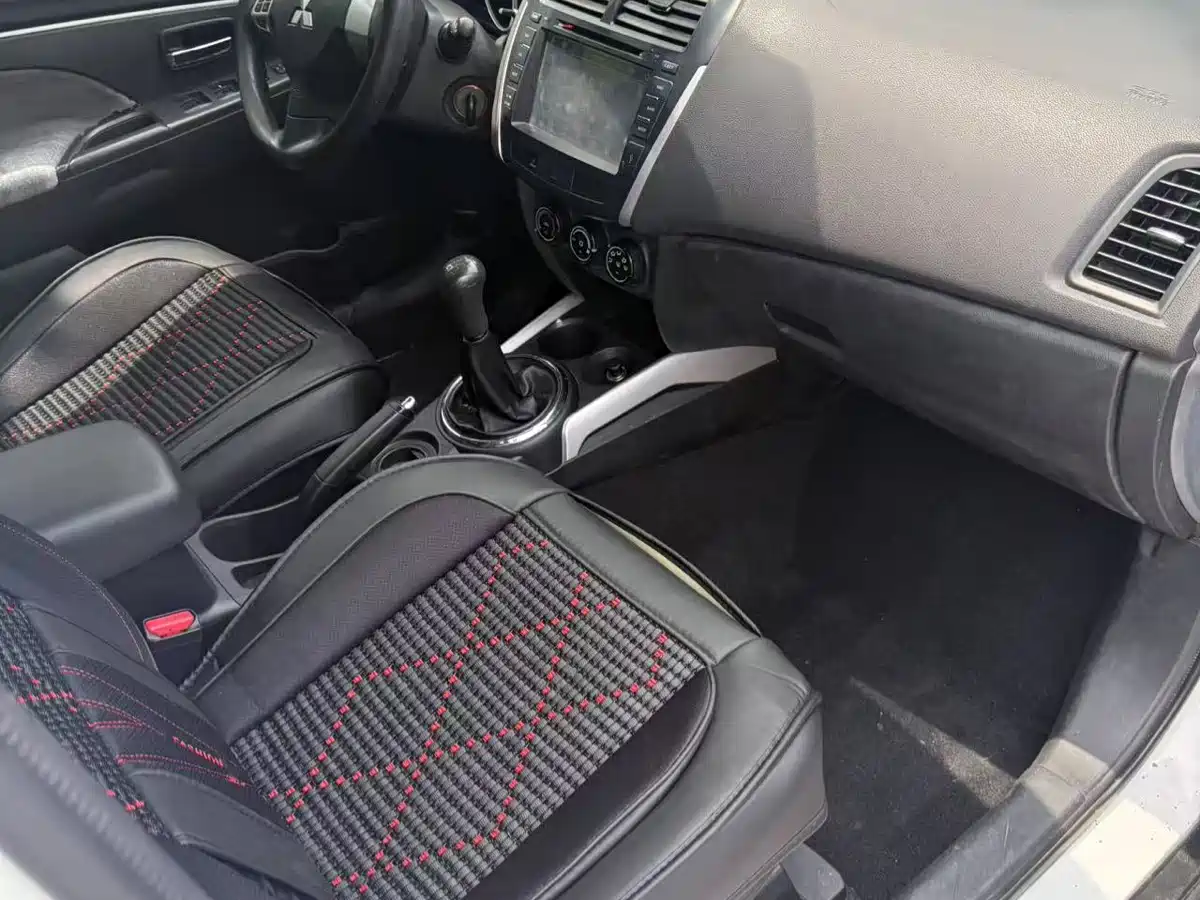 Mitsubishi ASX 2013 1.6L Manual 2WD Standard фото 10