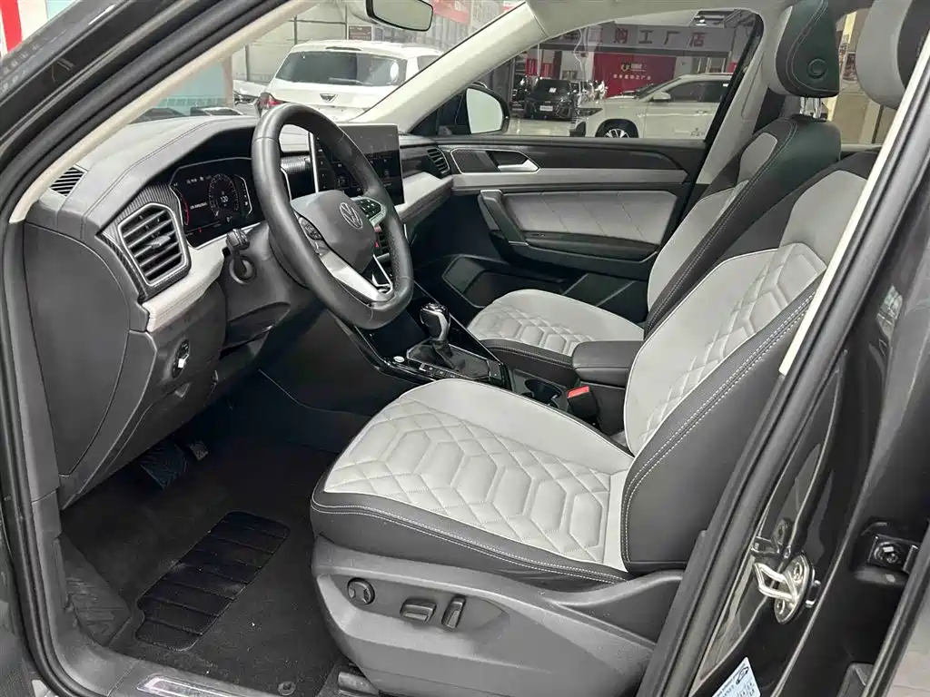 Volkswagen Tayron 2023 280TSI 2WD Luxury Plus Advanced Edition фото 11