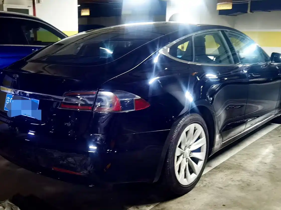 TESLA MODEL S