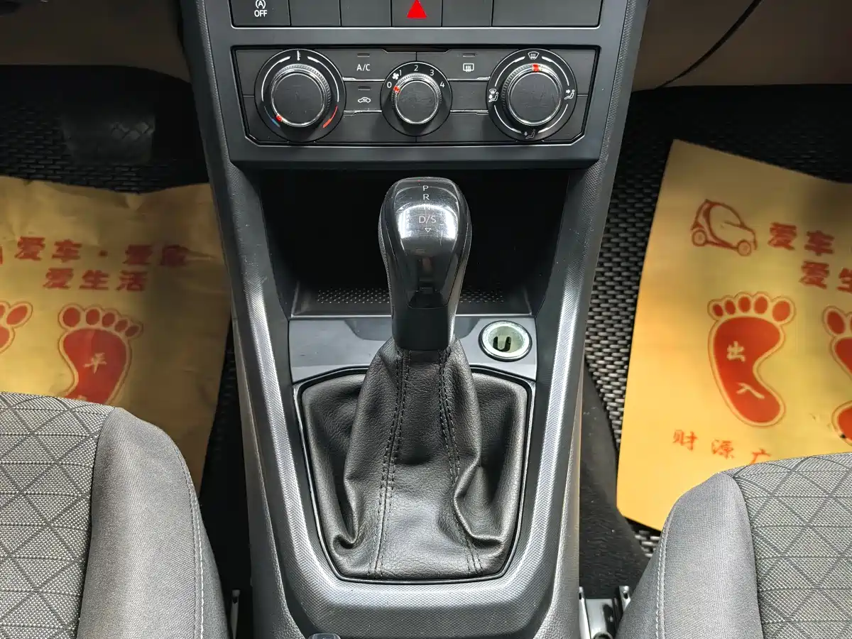 Volkswagen T-Cross 2023 Facelift 1.5L Automatic Trend Edition фото 13