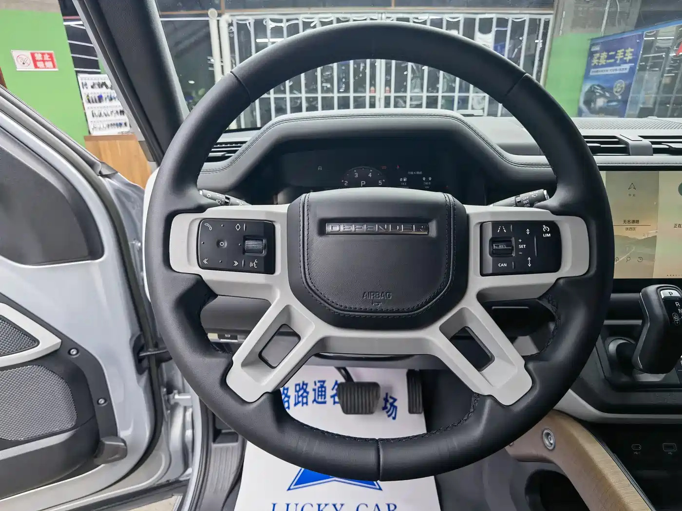 Land Rover Defender 2022 110 P400 X-DYNAMIC HSE фото 10