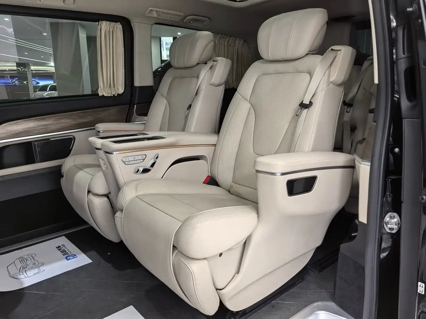 Mercedes-Benz V-Class 2021 V 260 Premium Edition фото 11