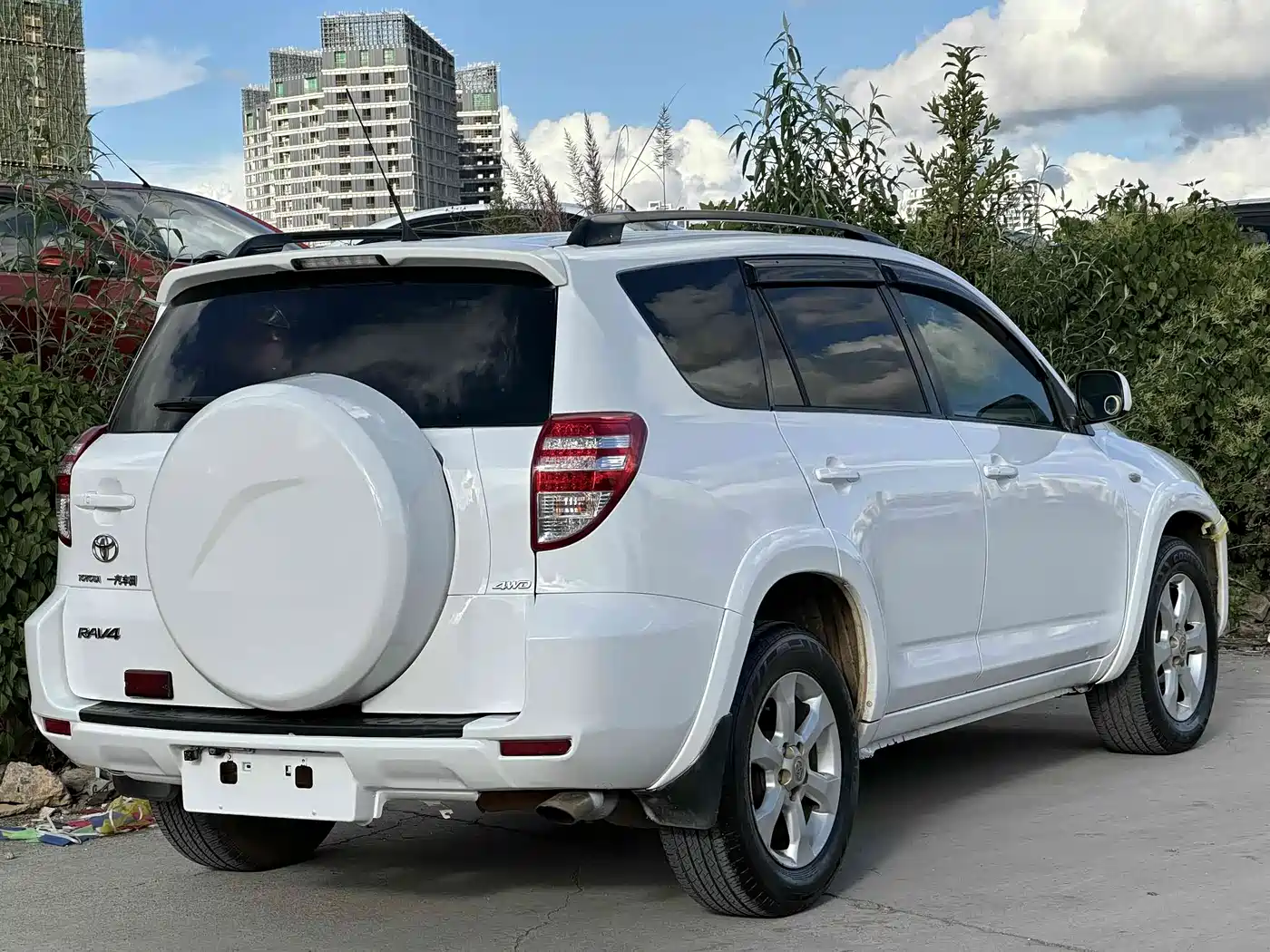 Toyota RAV4 Rongfang 2010 2.0L Automatic Luxury Upgrade Edition фото 3