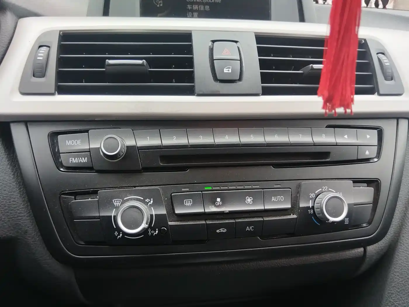 BMW 3 Series 2013 316i Progressive фото 14