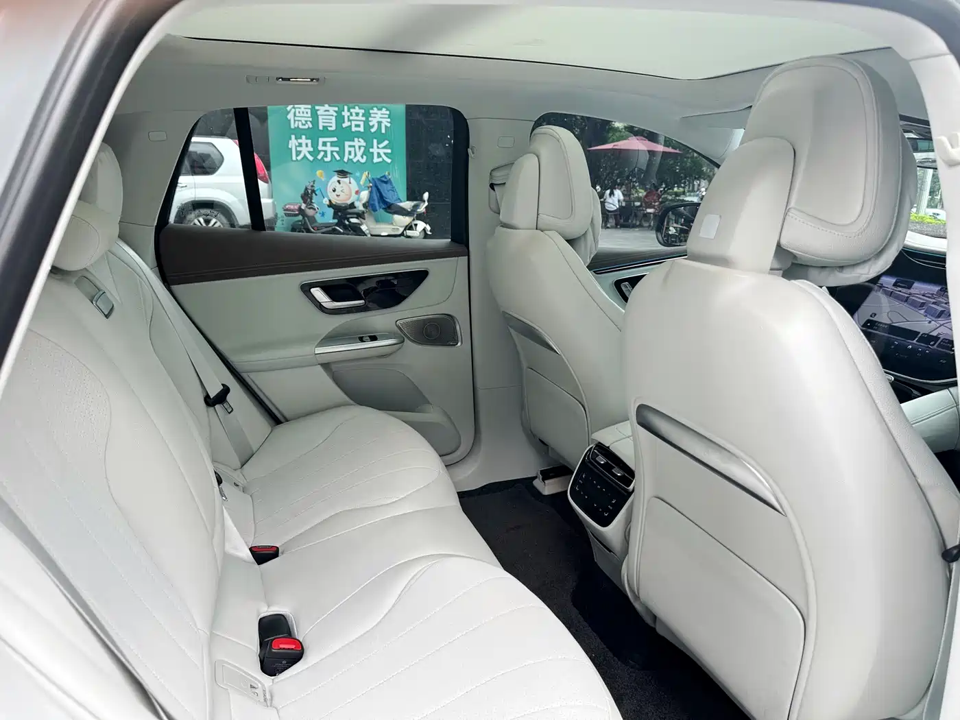 Mercedes-Benz EQE SUV 2024 500 4MATIC Flagship Edition фото 16