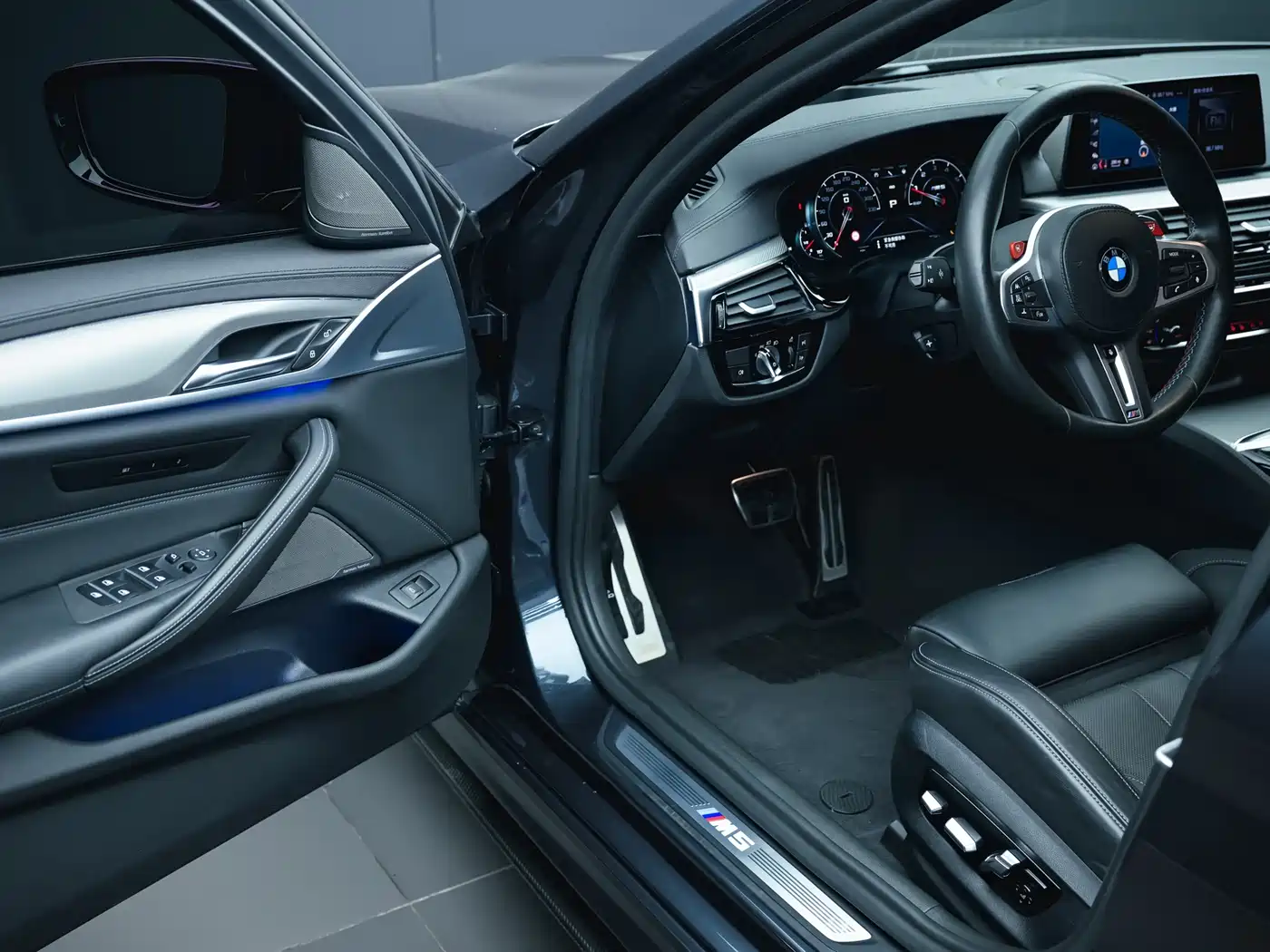 BMW M5 2018 M5 фото 8