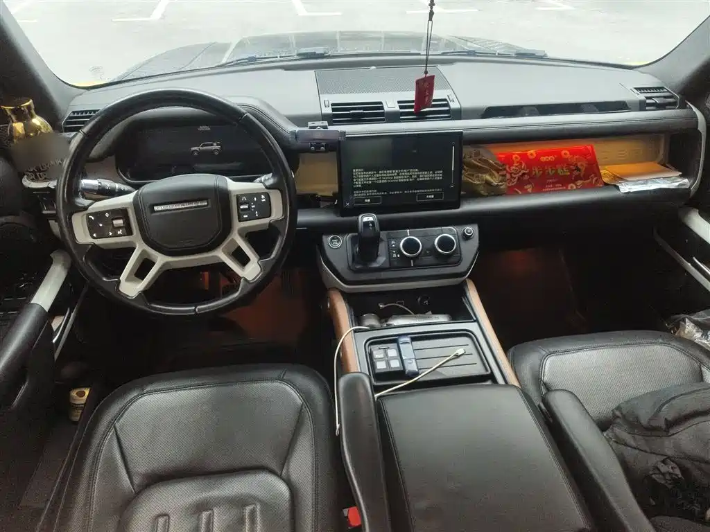 Land Rover Defender 2022 110 P400 X-DYNAMIC HSE фото 13