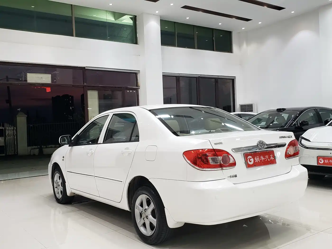 Toyota Corolla 2011 1.6L Automatic Luxury Edition фото 11