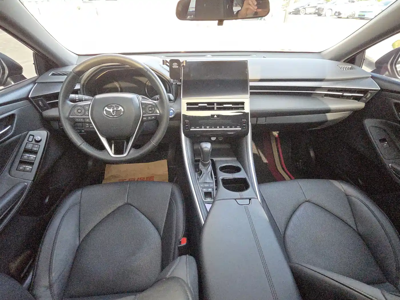Toyota Avalon 2022 Hybrid 2.5L Luxury Edition фото 21