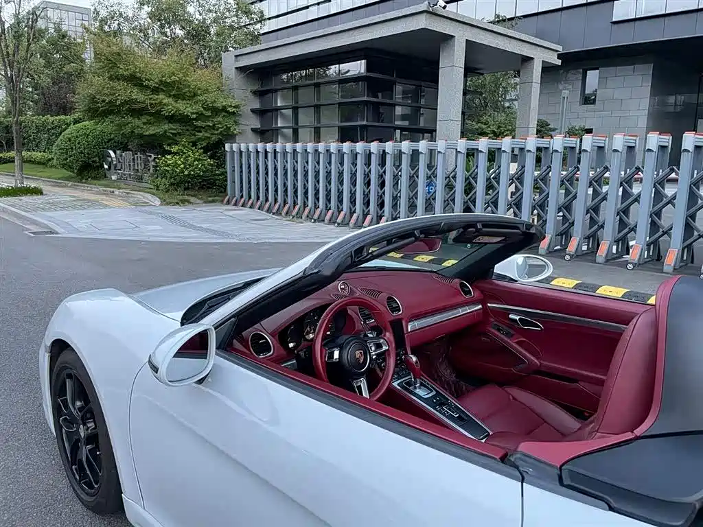 Porsche 718 2018 Boxster 2.0T фото 6