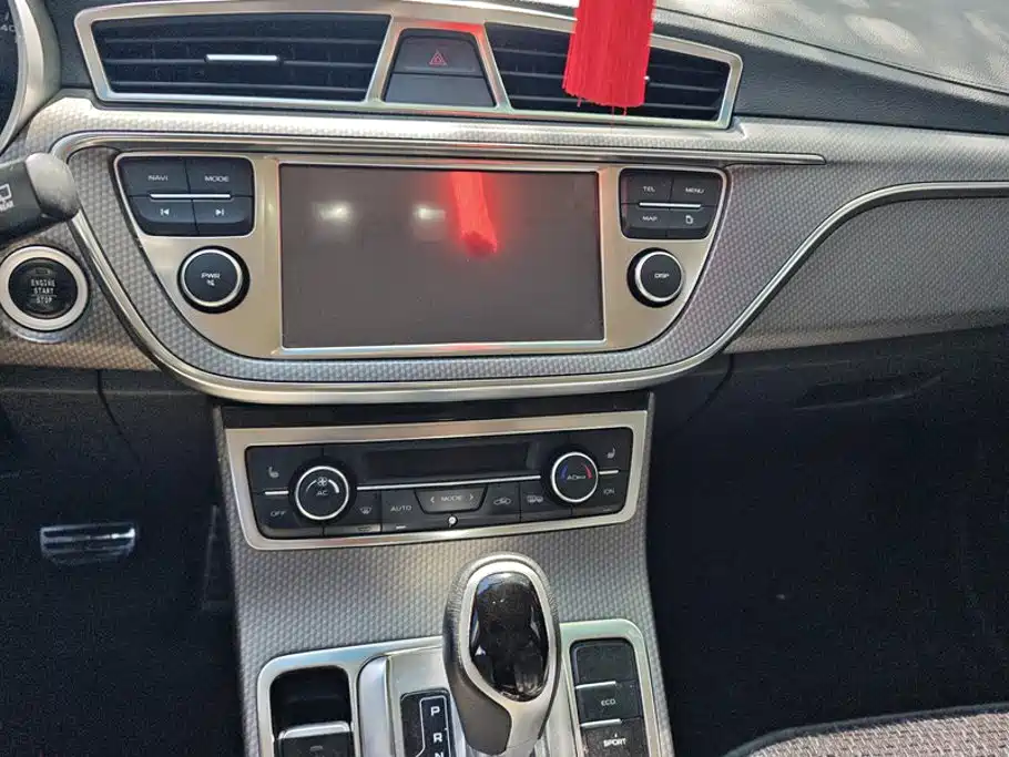 Geely Emgrand GS 2016 2016 Elegant Edition 1.3T Automatic Premium Type