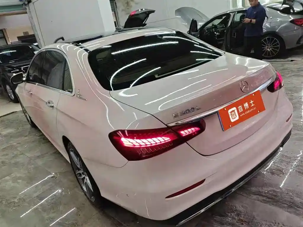 MERCEDES-BENZ E CLASS