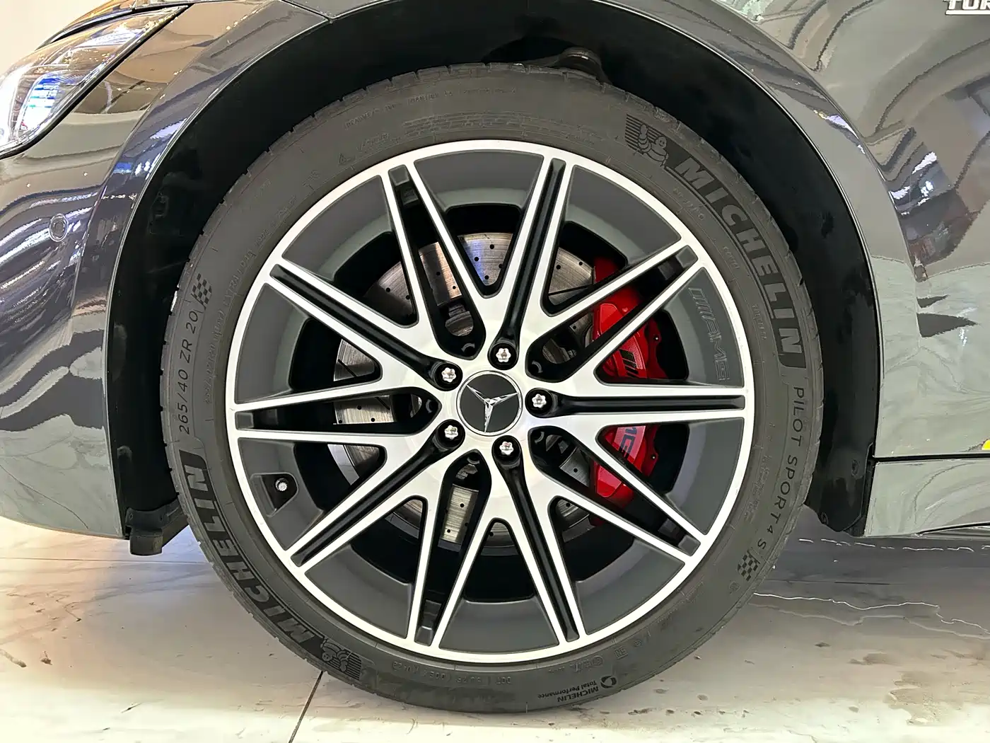 MERCEDES-BENZ AMG GT